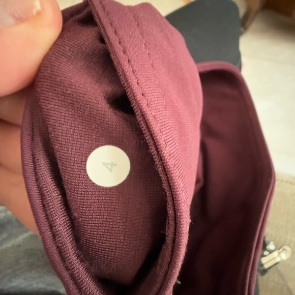 Lululemon Cropped Leggings Size 4 - Picture 3 of 3